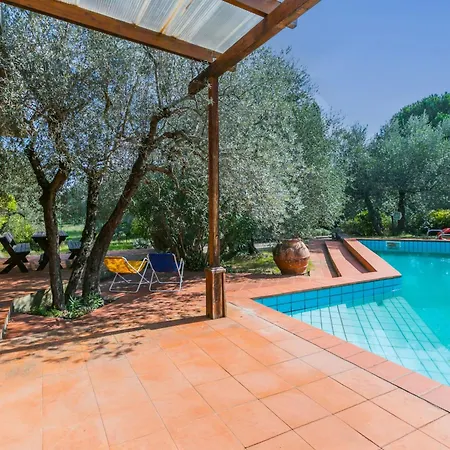 בית נופש Al Canaiolo By Interhome *